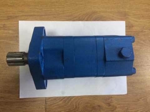 Гидромотор на подачу штанг для установки ГНБ XZ180